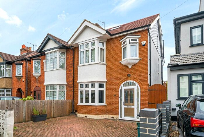 4 Bedroom Semi-Detached House To Rent In Howard Road, New Malden, KT3