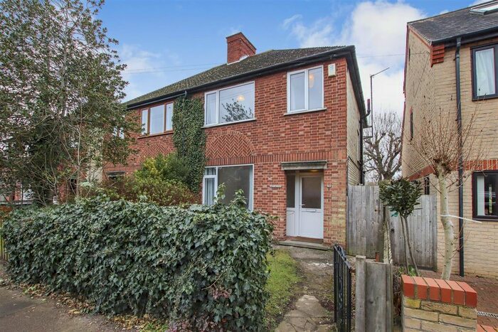 3 Bedroom Semi-Detached House To Rent In Water Street, Cambridge, CB4