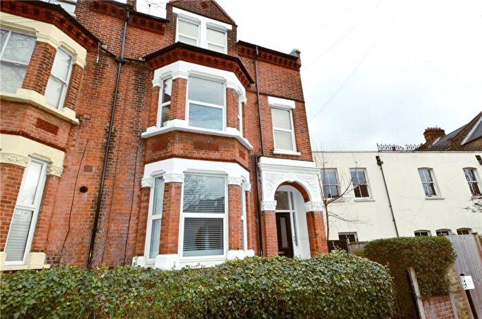 2 Bedroom Flat To Rent In Holmdene Avenue, London, SE24