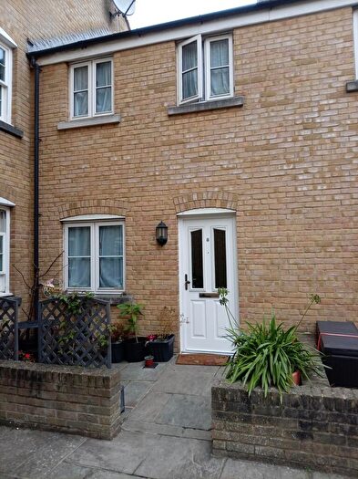 2 Bedroom House To Rent In George Street, Ryde, PO33