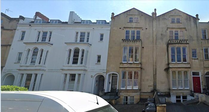 Apartment To Rent In Oakfield Road, Clifton, Bristol, BS8