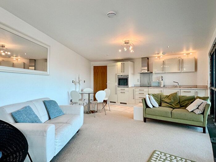 2 Bedroom Flat To Rent In Trawler Road, Maritime Quarter, SA1