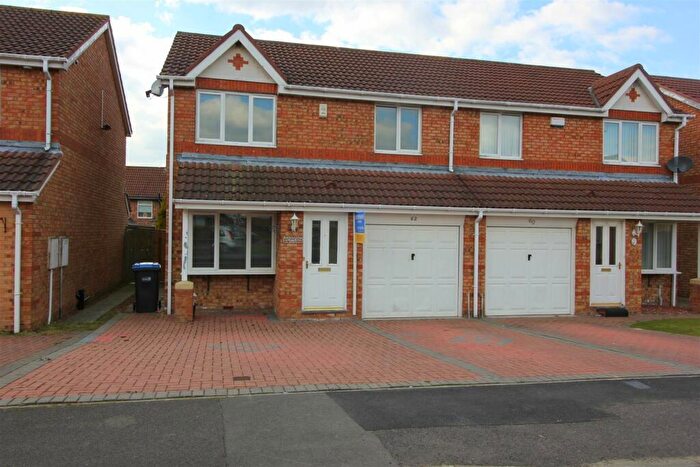 3 Bedroom Semi-Detached House To Rent In Habgood Drive, Gilesgate, Durham, DH1