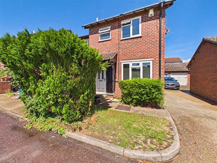 3 Bedroom Detached House To Rent In Stevens Close, Hampton, TW12