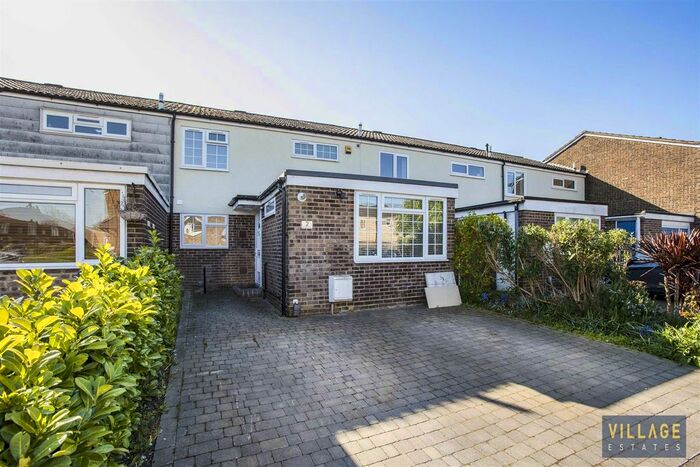 3 Bedroom Terraced House To Rent In Beagle Close, Radlett, WD7