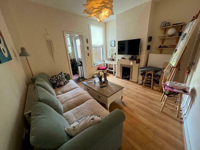 2 Bedroom Terraced House To Rent In Leslie Grove, Croydon, CR0