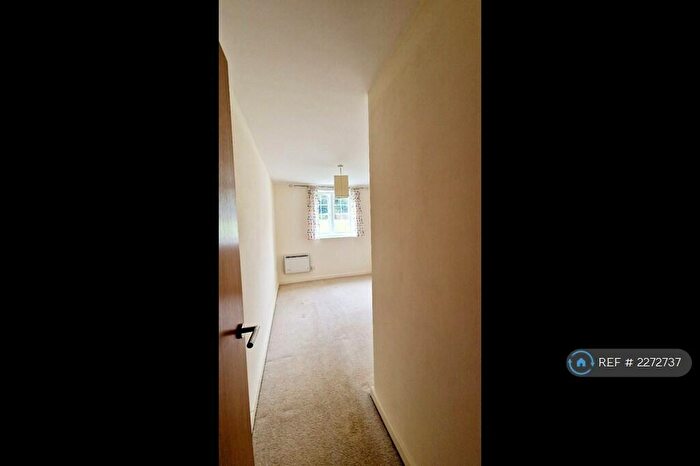 2 Bedroom Flat To Rent In Albert Road, Morley, LS27
