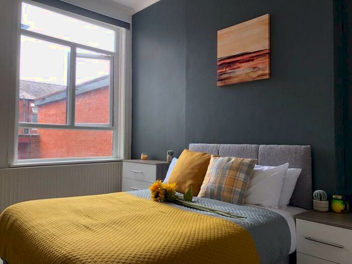 1 Bedroom House Of Multiple Occupation To Rent In Tonge Moor Road, Bolton, BL2