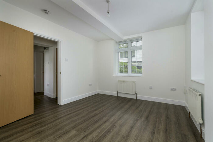 1 Bedroom Apartment To Rent In Sable Street, London, N1