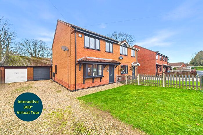 3 Bedroom Semi Detached House For Sale In Simpson Close, Barrow-upon-Humber, North Lincolnshire, DN19