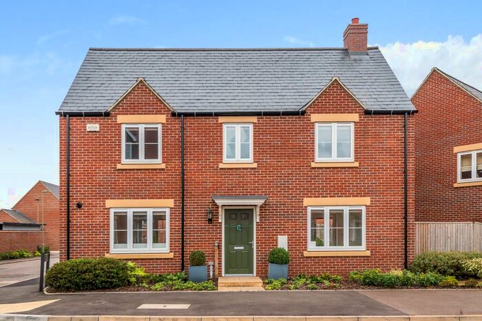 4 Bedroom Detached House To Rent In Longford Park Road, Bodicote, OX15