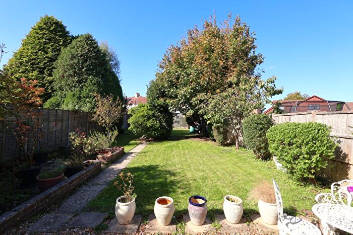 4 Bedroom Semi-Detached House For Sale In South Lane, Clanfield, PO8