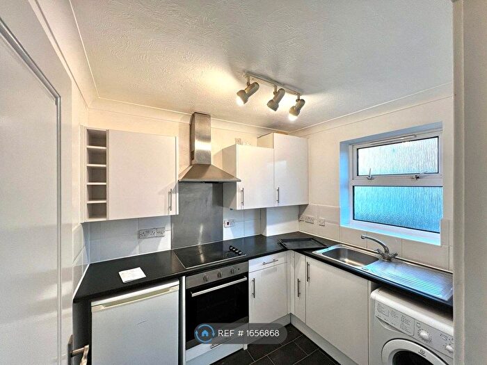 2 Bedroom Flat To Rent In Canning Road, Croydon, CR0