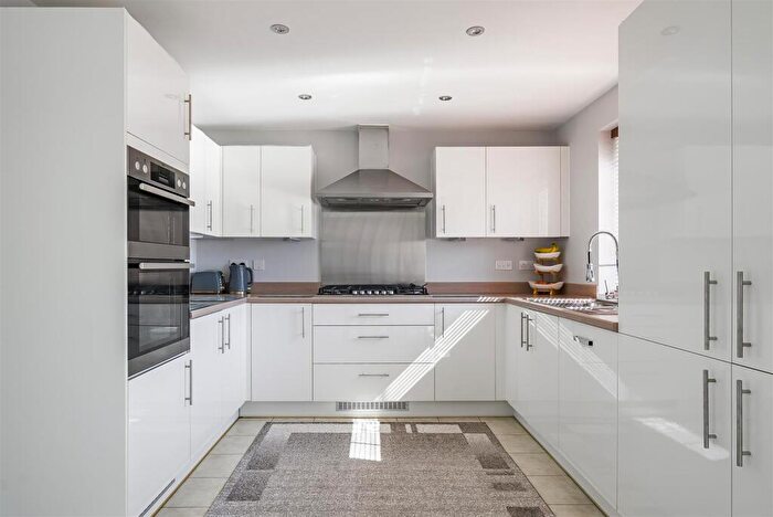 4 Bedroom Detached House For Sale In Gandy Way, Devizes, SN10