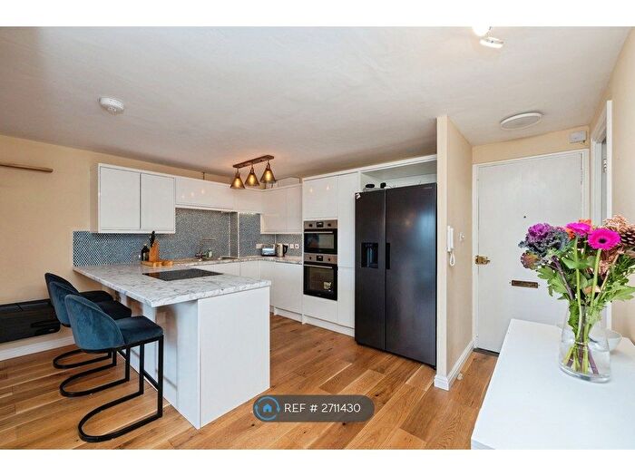 1 Bedroom Flat To Rent In Wapping High Street, London, E1W