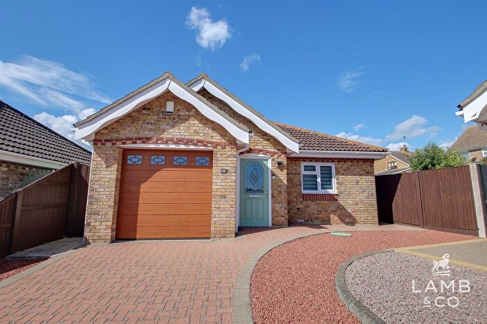 2 Bedroom Detached Bungalow For Sale In Highlands Grove, Great Clacton, CO15
