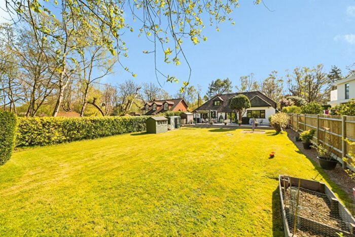 5 Bedroom Detached Bungalow For Sale In Snow Hill, Copthorne, Crawley, RH10