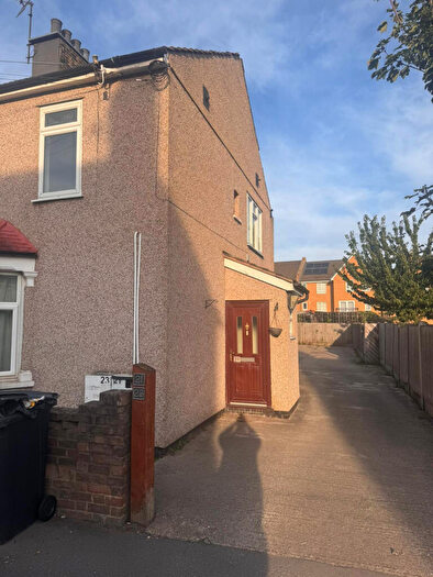1 Bedroom Flat To Rent In Essex Road, Grays, Essex, RM20