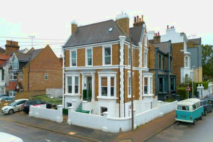 1 Bedroom Flat To Rent In Carlton Avenue, Ramsgate, CT11