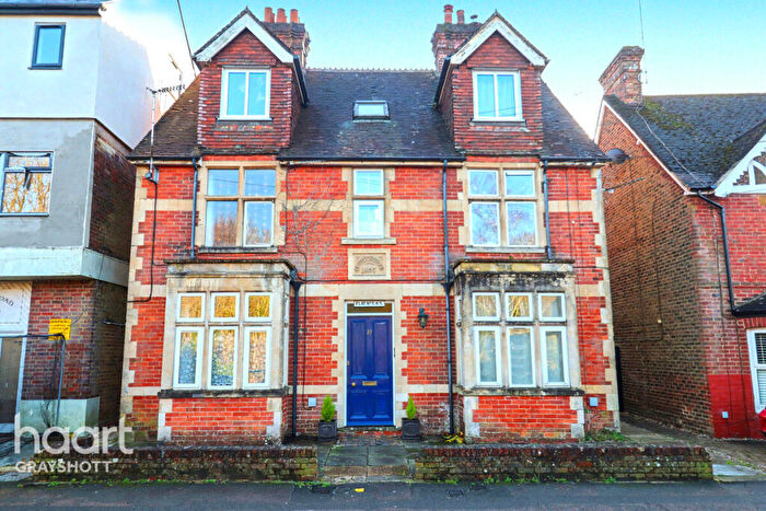 1 Bedroom Apartment For Sale In Kings Road, Haslemere, GU27