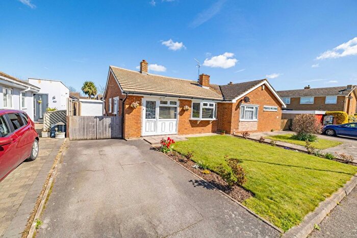2 Bedroom Bungalow For Sale In Sherwood Close, Faversham, Kent, ME13