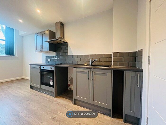 2 Bedroom Flat To Rent In Richardshaw Lane, Pudsey, LS28