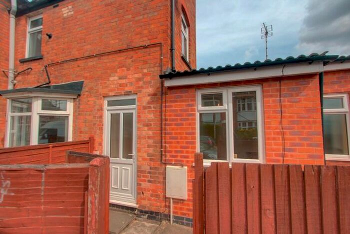 1 Bedroom Studio To Rent In Landseer Road, Clarendon Park, Leicester, LE2