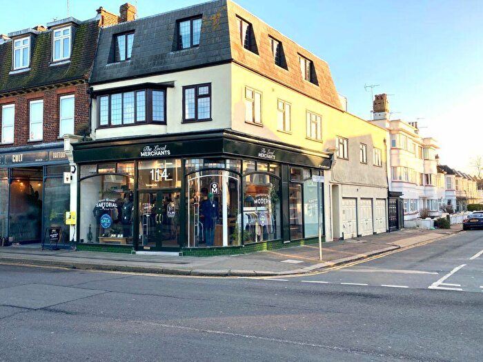 2 Bedroom Flat To Rent In Leigh Road : Online Enquiries Only, SS9