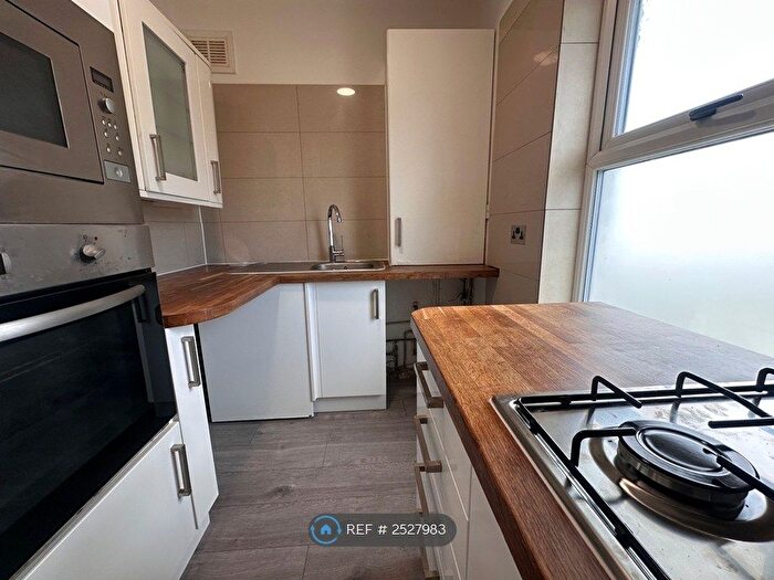 2 Bedroom Flat To Rent In Greenford Road, Greenford, UB6