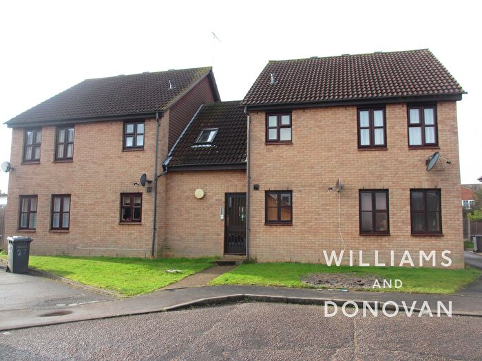 Studio To Rent In Sudeley Gardens, Hockley, Essex, SS5