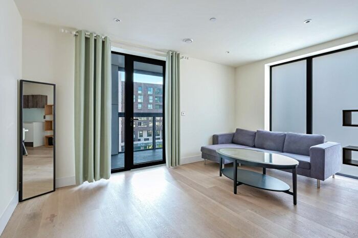 3 Bedroom Flat To Rent In Foundry House, Battersea Exchange, London, SW8