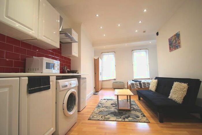 Studio To Rent In Goswell Road, Barbican, EC1M