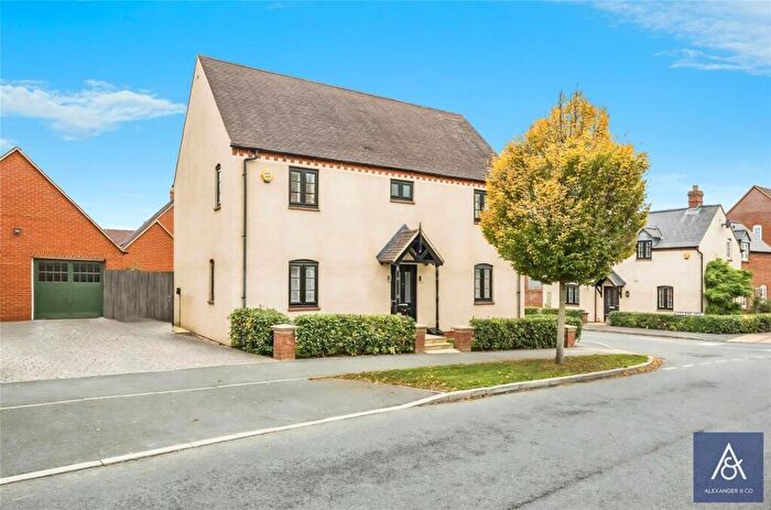 4 Bedroom Detached House For Sale In Poppyfields Way, Brackley, NN13