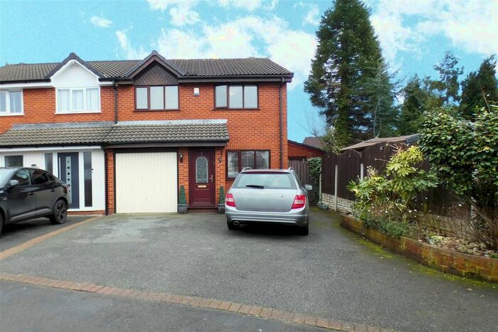 3 Bedroom Semi-Detached House To Rent In Old Dover Road, Huyton, Liverpool, L36