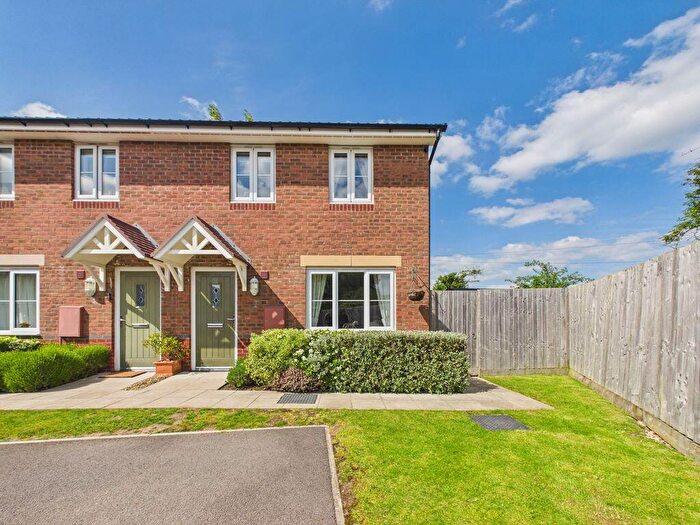 3 Bedroom Semi-Detached House For Sale In James Sleeman Close, Great Oldbury, Stonehouse, GL10