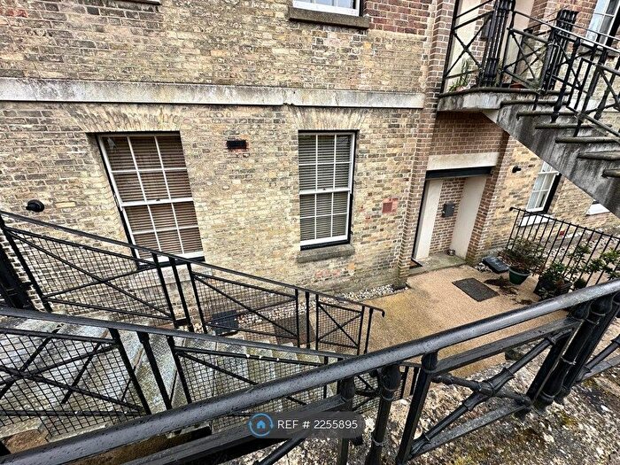 2 Bedroom Flat To Rent In Thomas Grant Avenue, Gosport, PO12