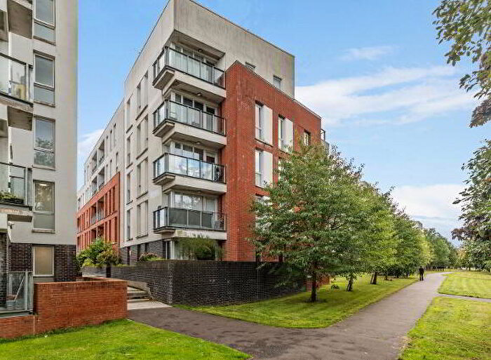 3 Bedroom Apartment / Flats For Sale In Apartment The Oar Building Annadale Crescent, Belfast, BT7