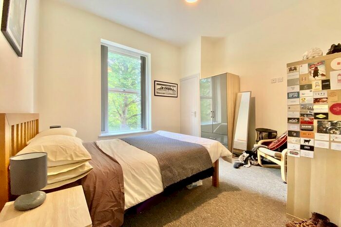 2 Bedroom Apartment To Rent In Mansions, Chapeltown Road, Leeds, V2