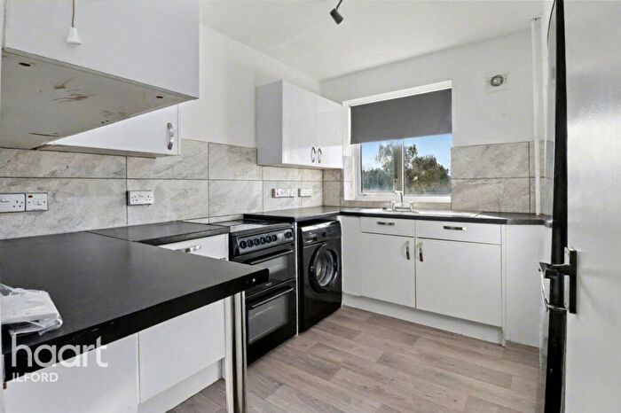 2 Bedroom Flat To Rent In Bradfield Drive, Barking, IG11