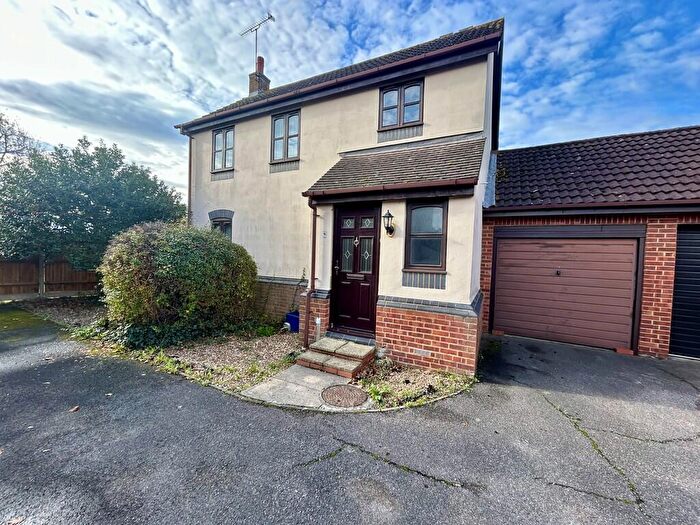 3 Bedroom Detached House For Sale In Horseshoe Close, Waltham Abbey, EN9
