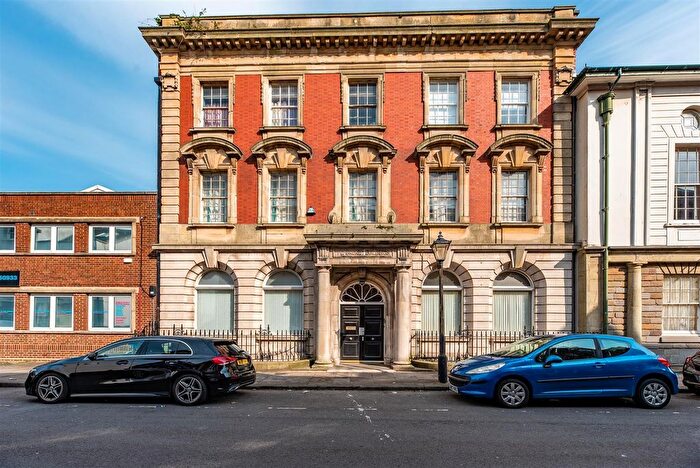 1 Bedroom Flat To Rent In Pier Street, Swansea, SA1