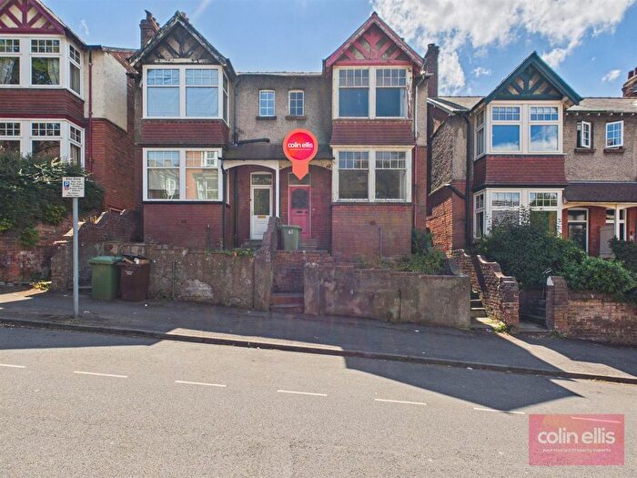 3 Bedroom Semi Detached House For Sale In Royal Avenue, Scarborough, YO11