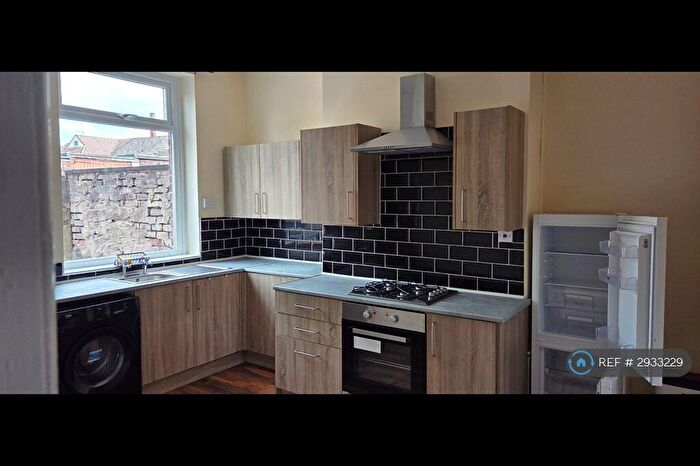 2 Bedroom Terraced House To Rent In Hollins Road, Oldham, OL8