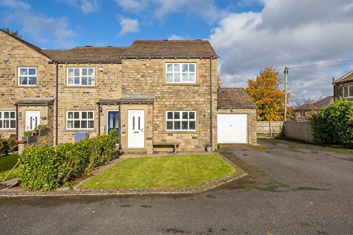 3 Bedroom End Of Terrace House To Rent In Boundary Court, Scholes, Holmfirth, HD9