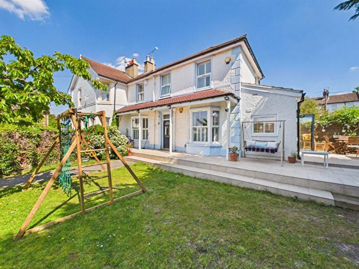 3 Bedroom Semi-Detached House For Sale In Rolleston Road, South Croydon, CR2
