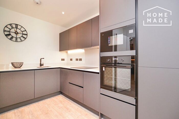 1 Bedroom Flat To Rent In Kew Bridge Rise, TW8