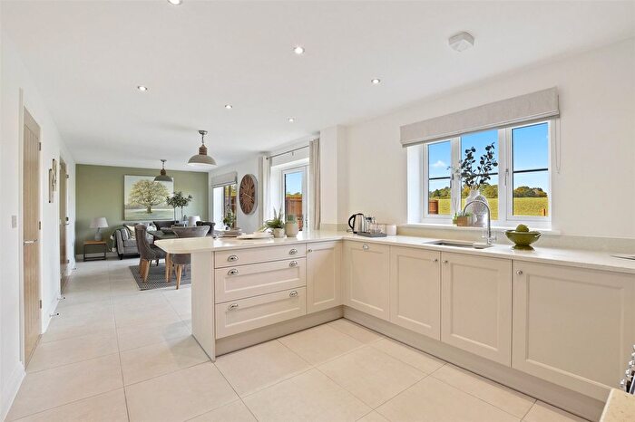 4 Bedroom Detached House For Sale In Alan Avenue, Newton Flotman, Norwich, NR15
