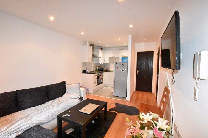 1 Bedroom Flat To Rent In Palmerston Road, Sutton, SM1