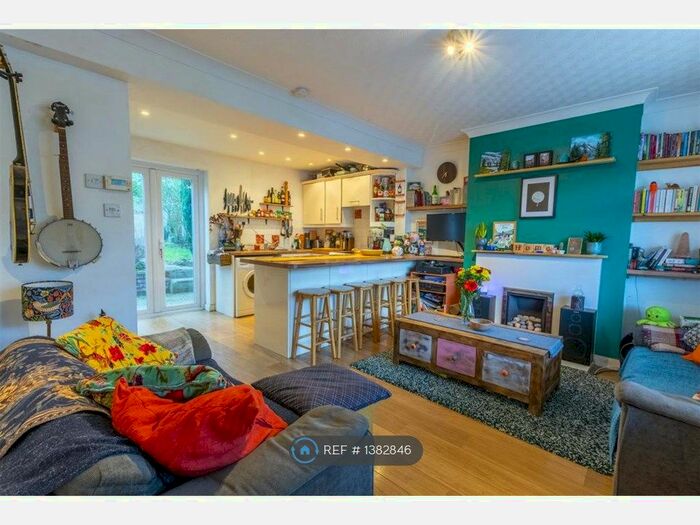 2 Bedroom End Of Terrace House To Rent In Manton Crescent, Beeston, Nottingham, NG9