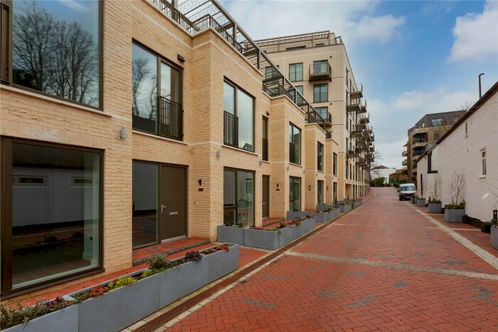 2 Bedroom Mews To Rent In The Mews, Linden Close, Tunbridge Wells, Kent, TN4